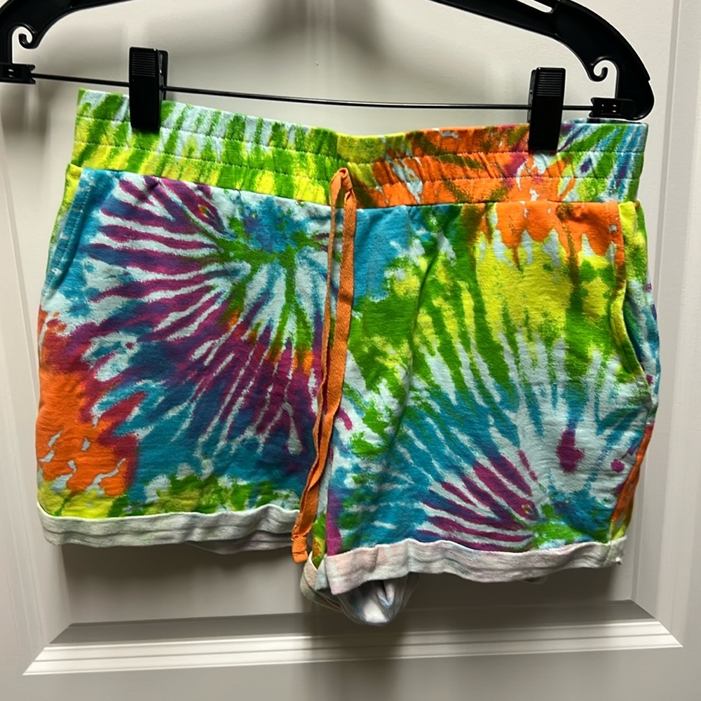 ModCloth size M tie dye shorts.